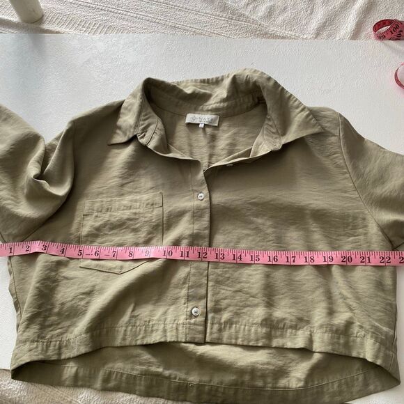 WAYF Olive Green Cropped Button Down Shirt Women’s Size Medium Long Sleeve - Picture 4 of 8
